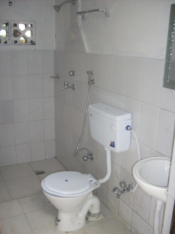 לינה וארוחת בוקר פוקהרה Dinesh House חדר תמונה
