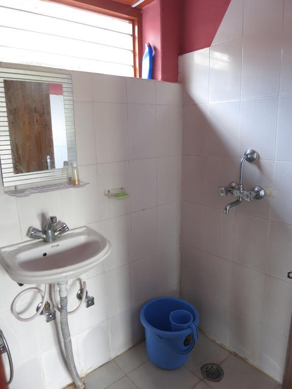 לינה וארוחת בוקר פוקהרה Dinesh House חדר תמונה