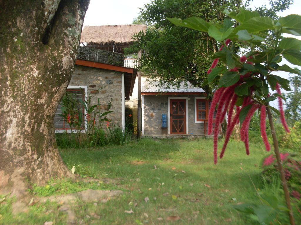 לינה וארוחת בוקר פוקהרה Dinesh House מראה חיצוני תמונה