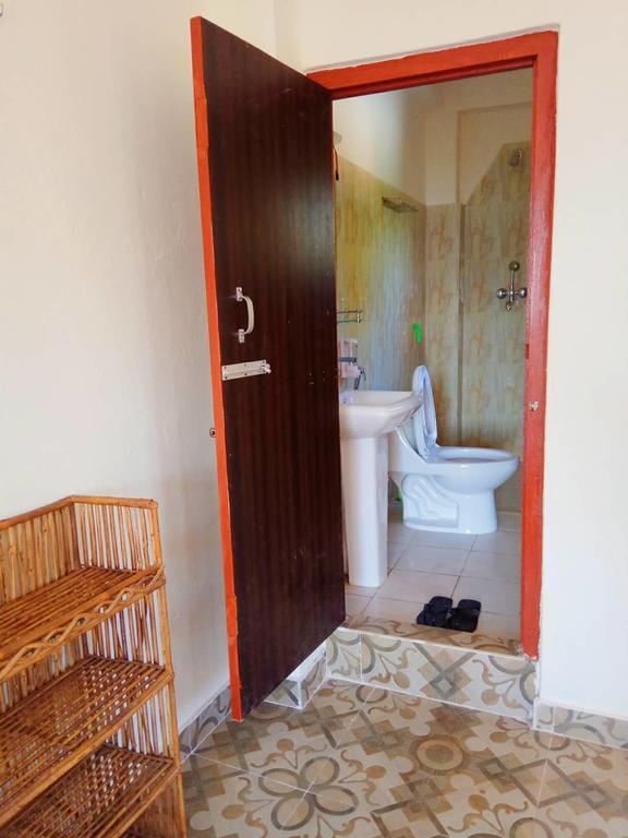 לינה וארוחת בוקר פוקהרה Dinesh House מראה חיצוני תמונה