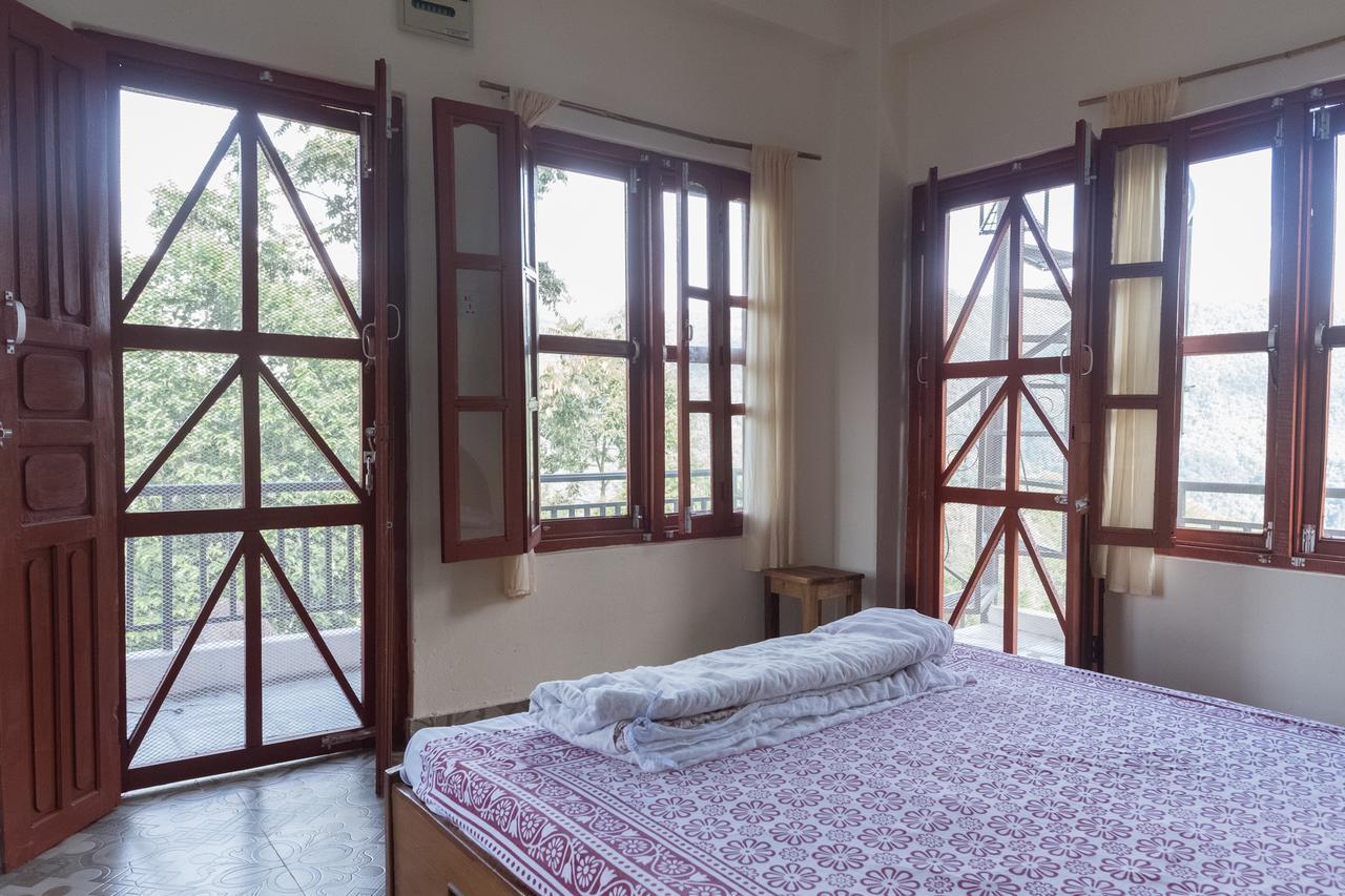 לינה וארוחת בוקר פוקהרה Dinesh House מראה חיצוני תמונה